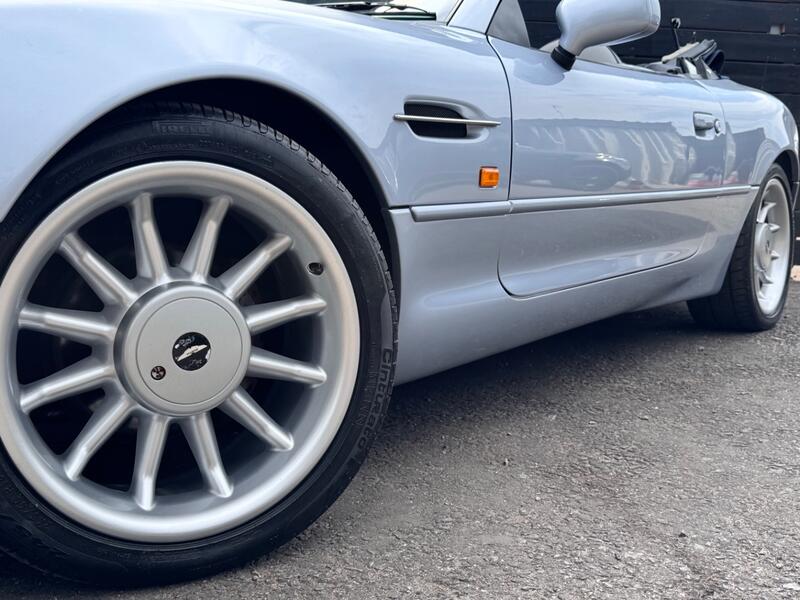 ASTON MARTIN DB7