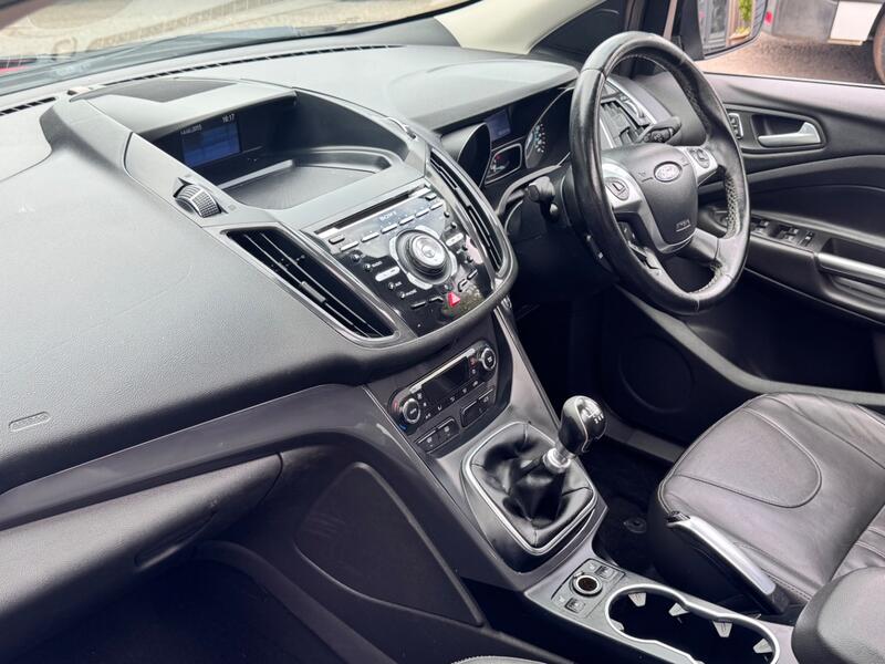 FORD KUGA